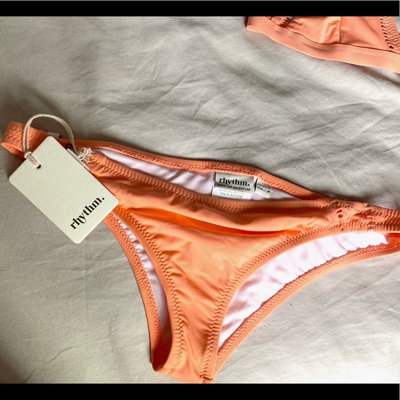Brand new coral pink bikini - Picture 6 of 9